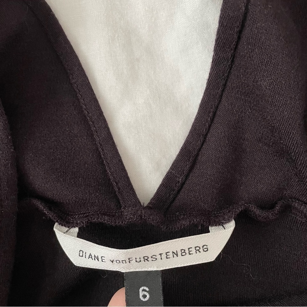 Diane von Furstenberg SZ 6 wool deep v neck dress 100% wool dark purple - Picture 3 of 6